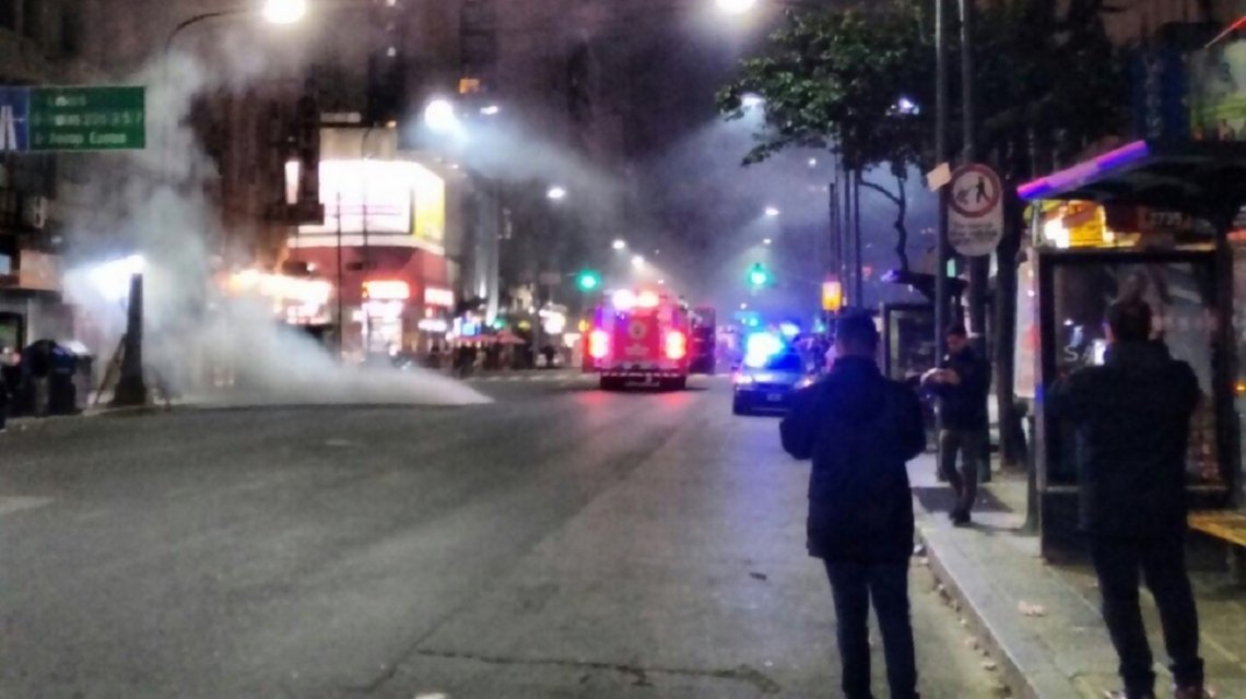 Incendio en Plaza Miserere: evacuaron pasajeros del Subte A