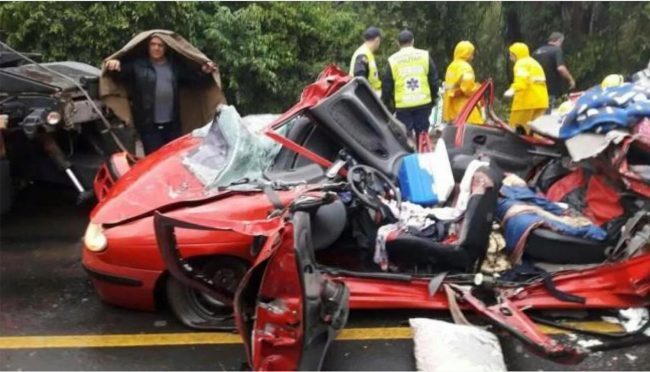 Tres argentinos murieron aplastados por un container mientras vacacionaban en Brasil