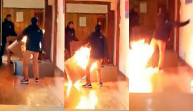 Viral: lo despidieron y prendió fuego la Municipalidad