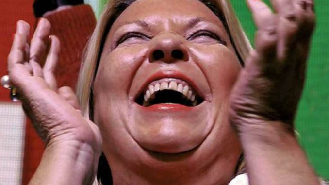 ¿Es o se hace? Piden pericia psiquiátrica a Carrio