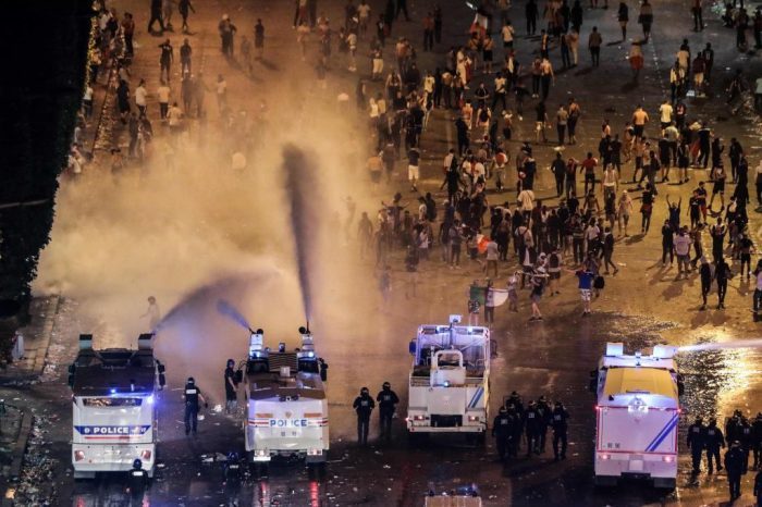 Incidentes y disturbios en Francia en los festejos por la Copa del Mundo