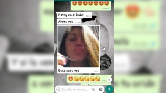 Escándalo en Rosario: Una profesora de 28 años de una escuela envió fotos hot a un alumno
