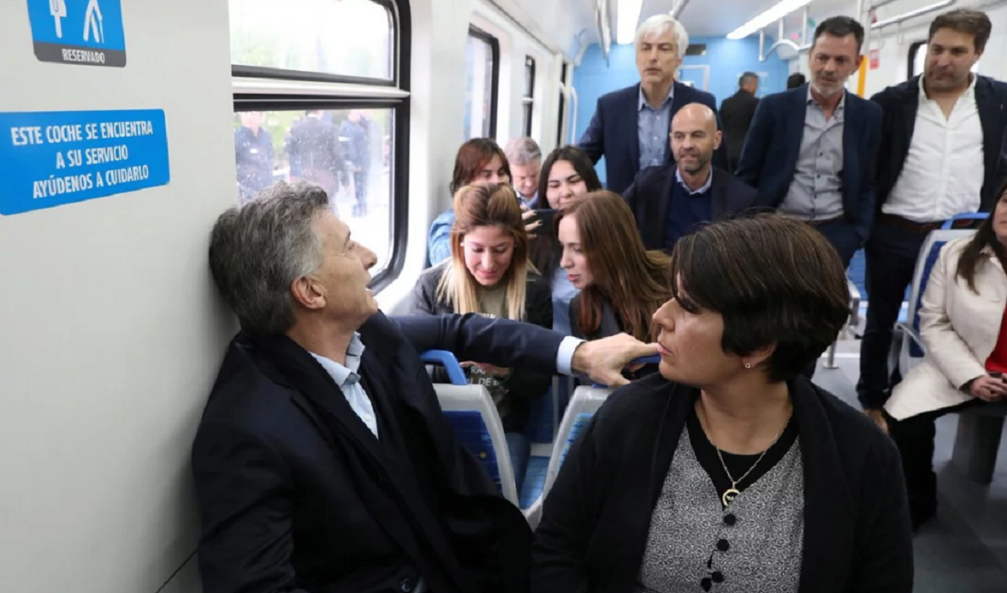 Puesta en escena: “El vecino feliz” del Metrobús es un empleado de Larreta