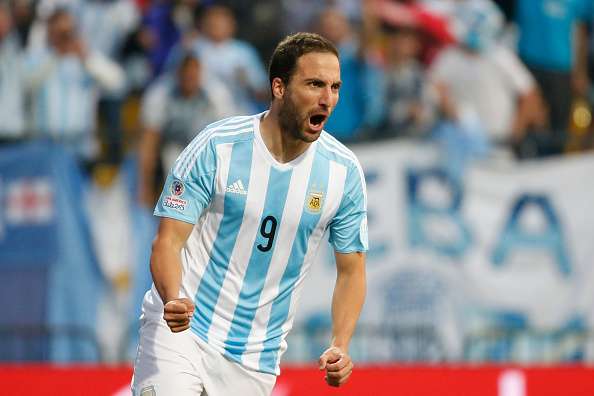 “Para alegría de muchos, dejo la selección argentina”