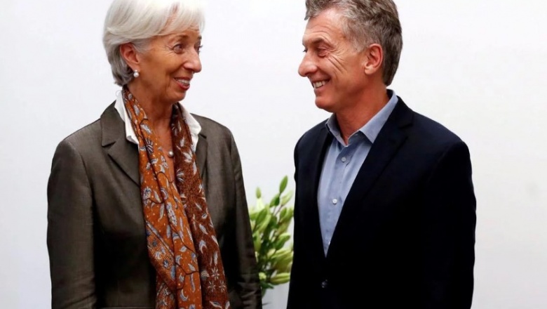 Se robaron un FMI: Denuncian que se fugaron 8 de cada 10 dólares que entraron del Fondo