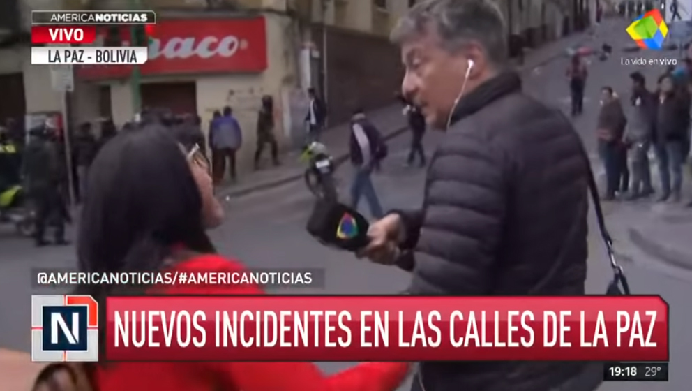 Tensión: Golpistas bolivianos agredieron a Rolando Graña cuando filmaba detenciones ilegales en La Paz