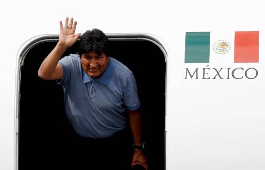 Evo Morales llegó a México: “Si algo de delito tengo es ser indígena”