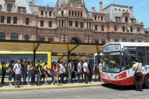 El Gobierno confimró el aumento del colectivo a $270