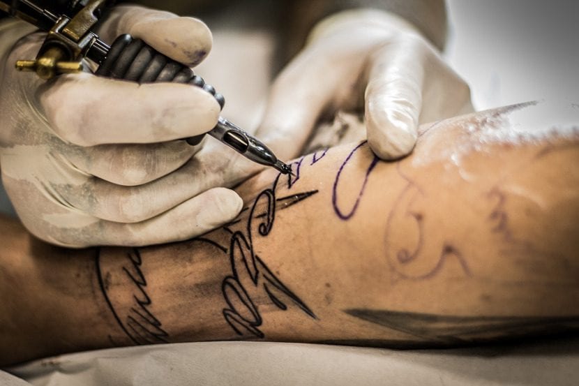 Don Torcuato se prepara para su primera exposición de tatuajes de su historia