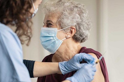 La ANMAT aprobó el uso de la Sputnik V en mayores de 60 años