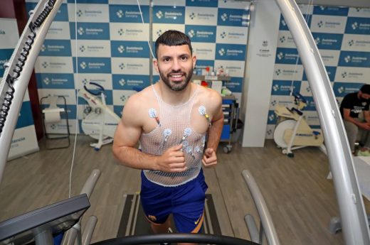 El Barca oficializó el pase de Agüero: “Estoy contento”