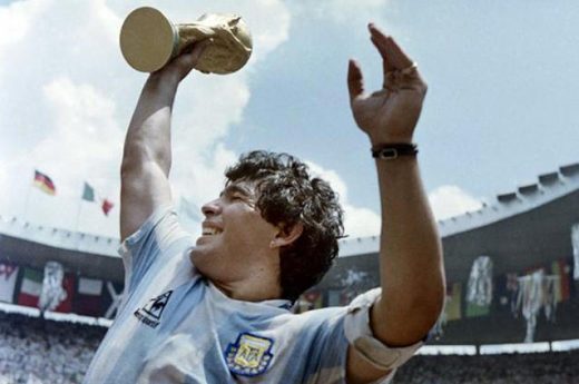 Inauguran en Serbia una sensacional muestra de fotos de Maradona