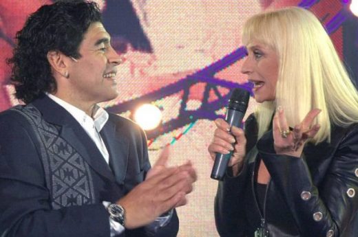 “Fantástica esta fiesta”: El día que Raffaella Carrá bailó con Diego Maradona