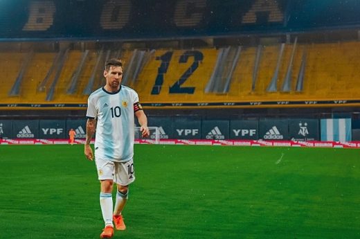 “Messi el más grande del mundo”: La bandera que luce La Bombonera tras la consagración argentina