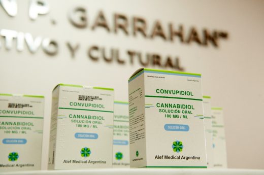 El Ministerio de Salud realizó la primer entrega de cannabis medicinal para pacientes con epilepsia