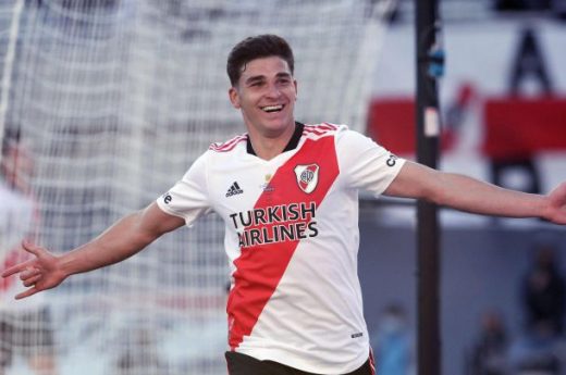 Hack-trick de Julián Álvarez: el delantero de River y la Selección está imparable