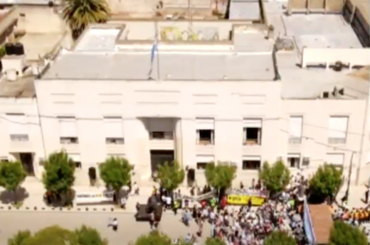 Escaso apoyo a Mauricio Macri en la indagatoria