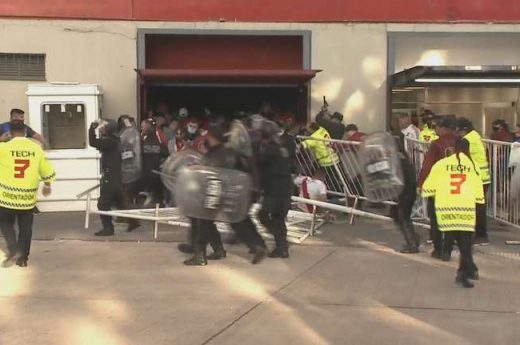 Violencia Superclásica: Graves incidentes fuera y dentro del estadio