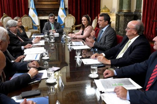 Massa recibió a UIA para trabajar en la agenda parlamentaria de la industria