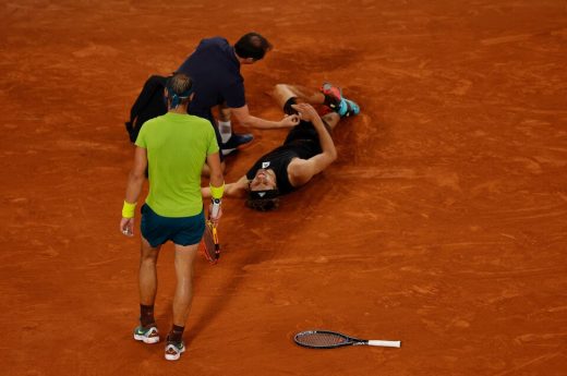 Zverev no pudo seguir por lesión y Nadal es finalista de Roland Garros