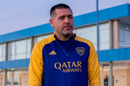 Riquelme: “Vidal y Cavani nacieron para jugar acá”