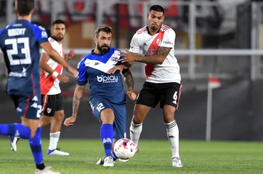 River – Vélez: Formaciones, horario, TV y árbitros