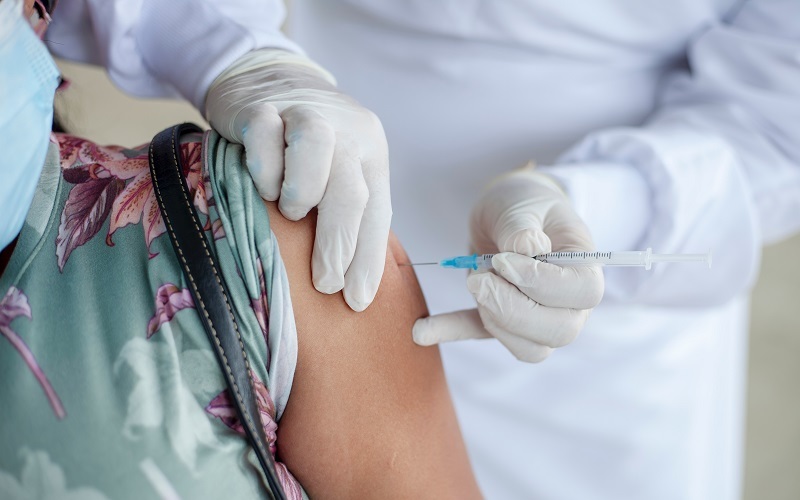 El Gobierno indemnizará a quienes hayan sufrido efectos adversos con las vacunas contra el COVID-19