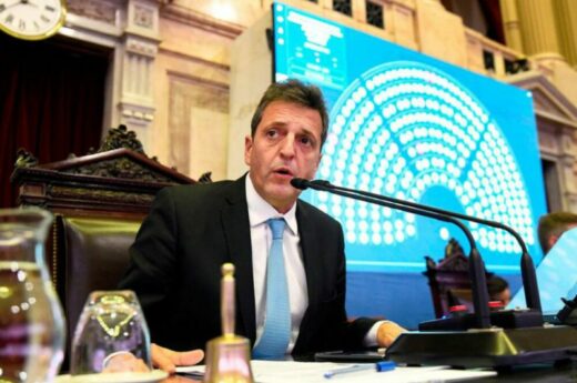 Massa presenta el presupuesto 2023 en Diputados