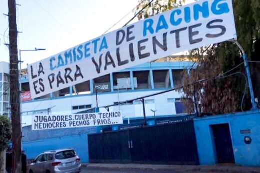 La cancha de Racing amaneció con pasacalles amenazantes