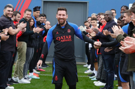 Messi volvió al PSG y fue recibido con un “pasillo de honor”