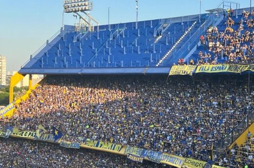 La Bombonera gritó en contra de Angelici y Macri