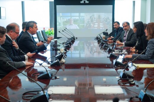 Massa se reunió con el fondo y se encamina a la aprobación de la revisión