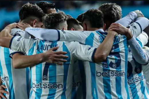 Racing goleó a Ñublense y selló su clasificación a octavos
