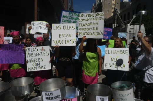 Manifestación contra el Gobierno de Milei: Vallaron el Hotel Libertador