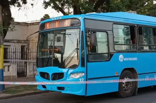 Ola de violencia en Rosario: Balearon a un colectivero y una comisaría