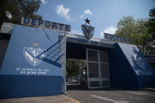 Vélez quitó de su camiseta a un sponsor de apuestas online y fue reconocido por la Cámara de Diputados de la Nación