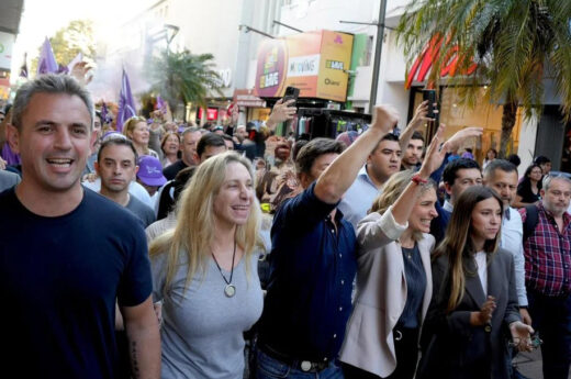 Incidentes en otra caravana: Karina Milei y Martín Menem, echados a los gritos en Corrientes