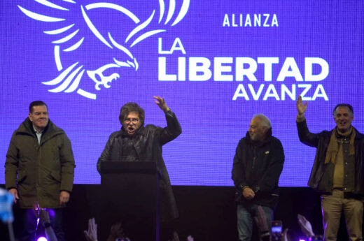 Tensión en Moreno: Piedrazos, gritos y un cierrede de campaña con escándalo