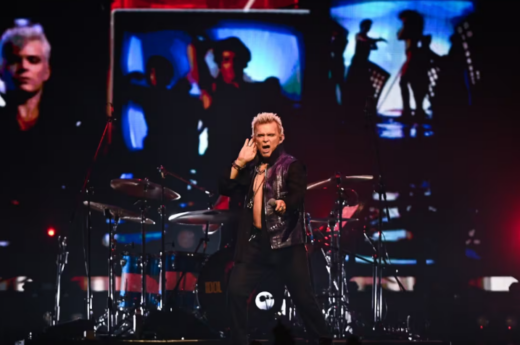 Billy Idol arrasó en Movistar Arena y sus fans deliraron con sus clásicos