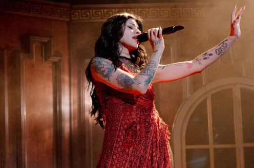 Cazzu reta a sus fans por atacar a Christian Nodal y para el show