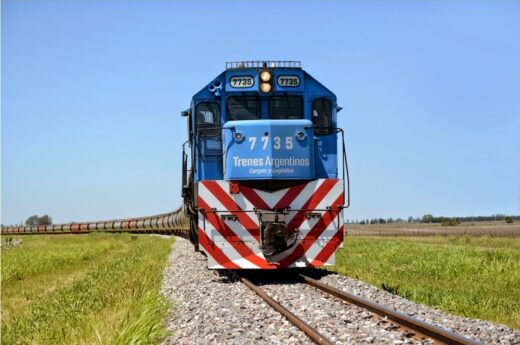 Avanza la privatización del Belgrano Cargas: el Gobierno define el esquema de concesiones y la venta de trenes